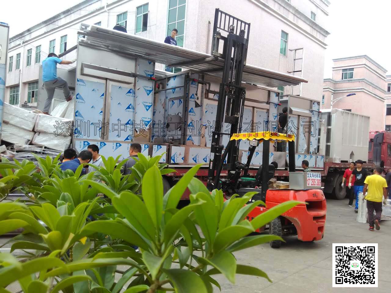 无锡项目正式启动，中技佳制作的最后三车货发往无锡，前去现场安装！