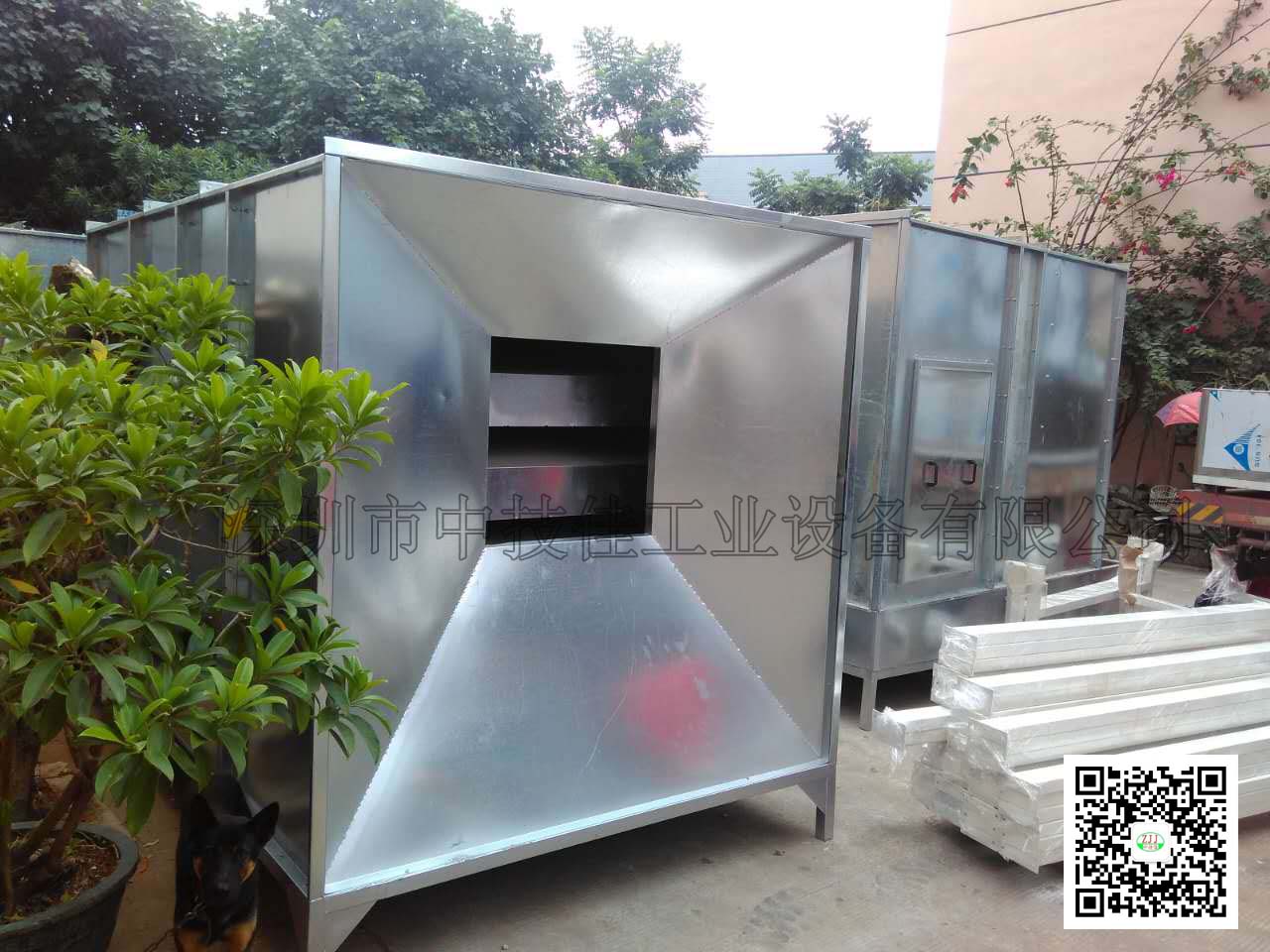 无锡项目正式启动，中技佳制作的最后三车货发往无锡，前去现场安装！