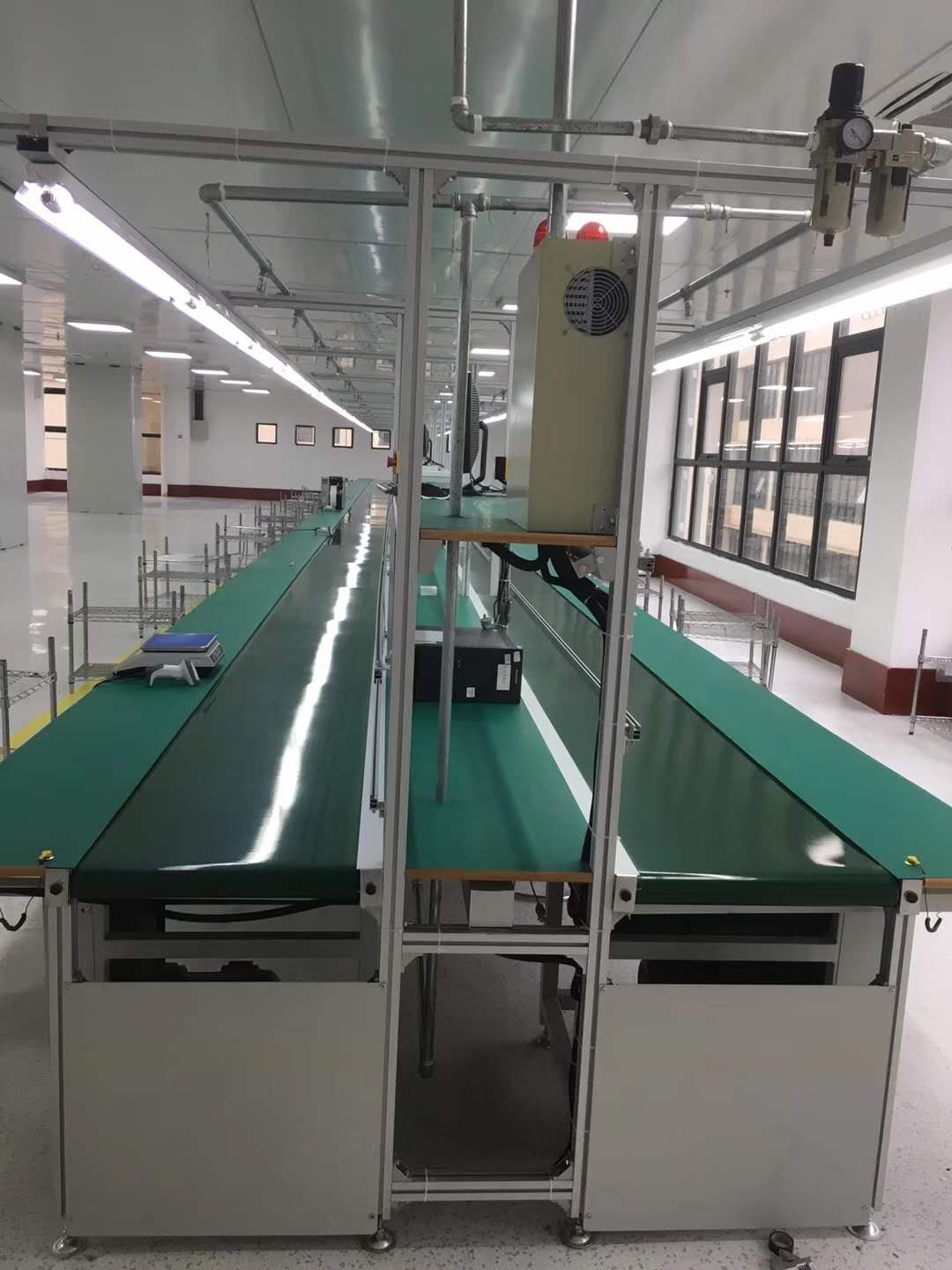 带飞机台皮带线